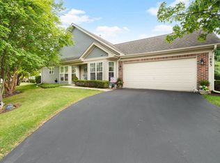 883 Wembley Ct, Elgin, IL 60120