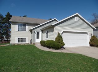 3827 Brenton Ct SE, Grand Rapids, MI 49508