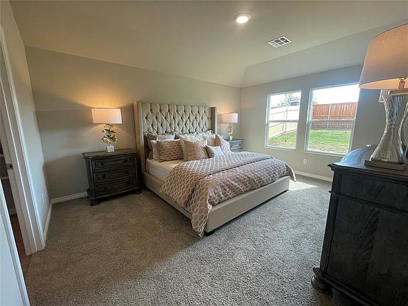 3rd image of 2809 Otis Ln