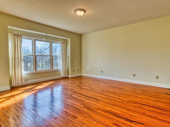 5th image of 7000 Blue Level Rd