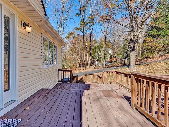 5th image of 7270 Carriage Hills Dr