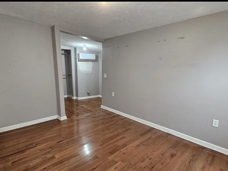 4515 S 17th St — Photo 14