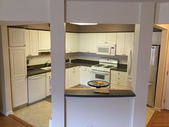4th image of 7021 W Touhy Ave