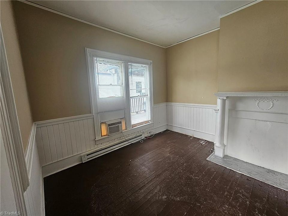 2nd image of 607 Summit Ave
