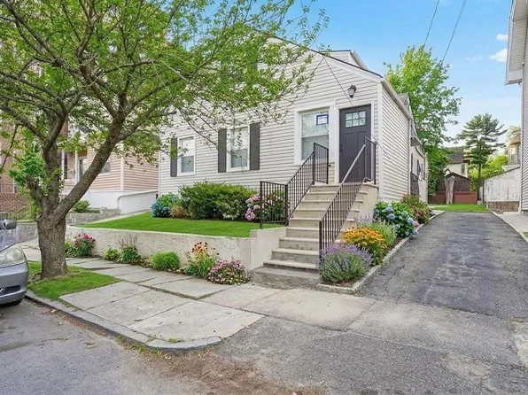 219 E 238th St, Bronx, NY 10470