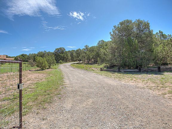 4th image of 10 Magic Valley Dr