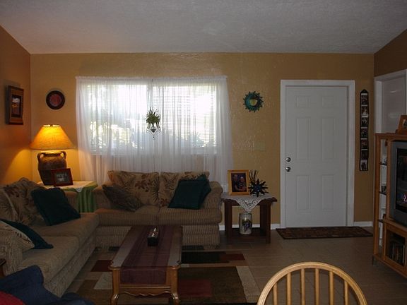 4th image of 108 NW 15th Pl