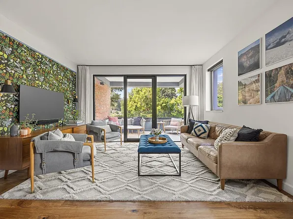 305 23rd St #3W, Brooklyn, NY 11215