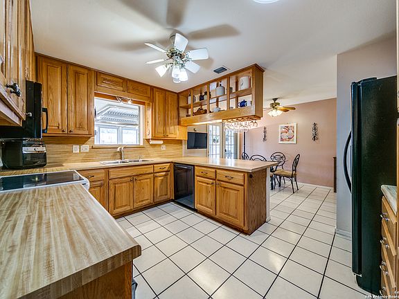 5th image of 136 THOMAS EDISON DR