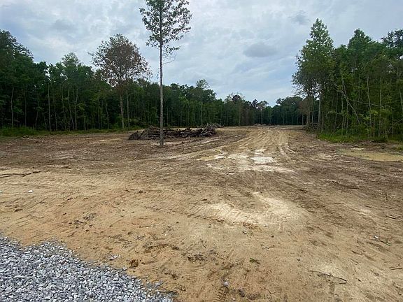 2nd image of 16527 Stella Ln