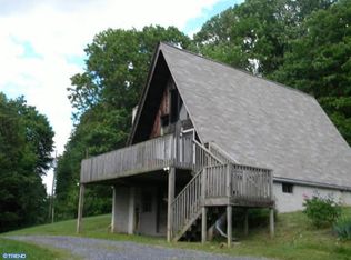 90 S Mountain Rd, Robesonia, PA 19551