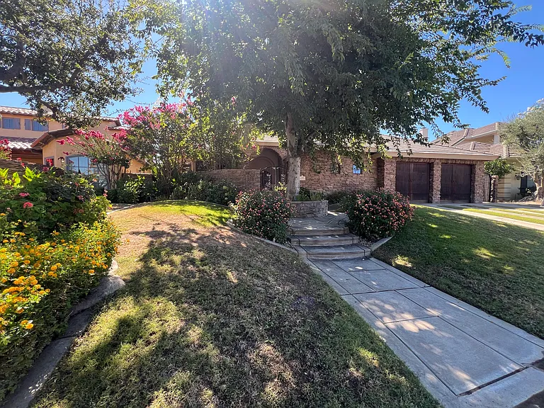 2104 Wedgemont Pl — Photo 1