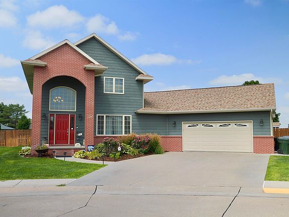 2nd image of 708 Clearwater Court