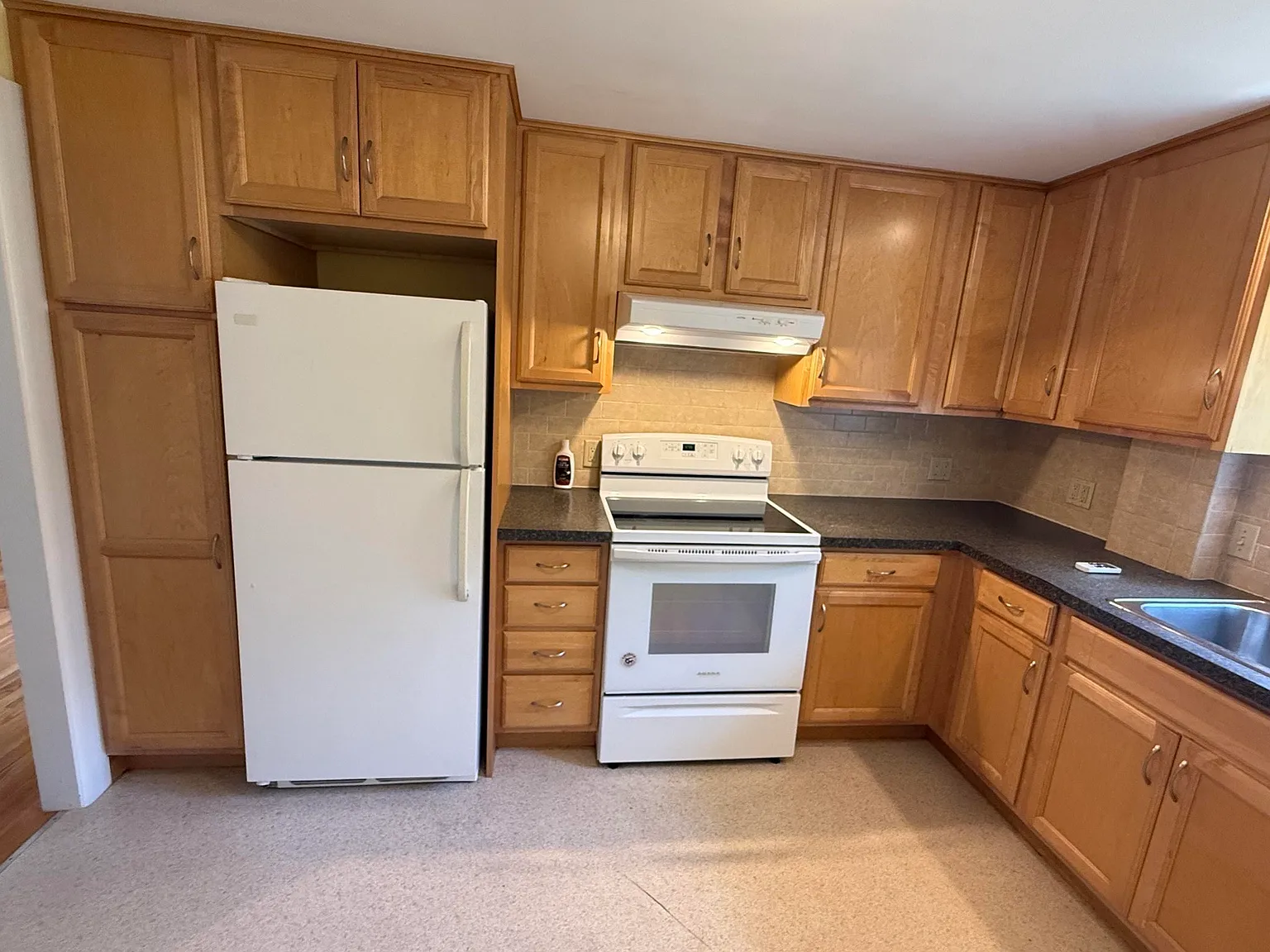 2 bed, 1.0 bath, 1189 sqft, $2,700 — Photo 2