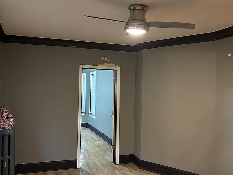 10921 S Vernon Ave — Photo 7