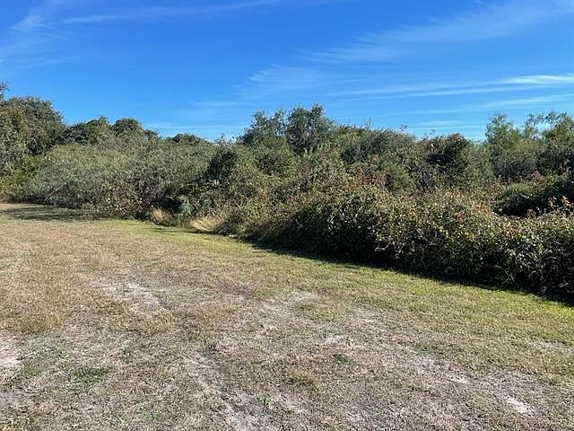 2nd image of 60 Lakeside Loop