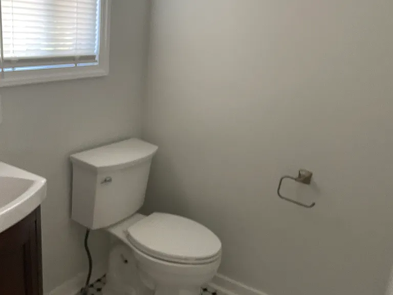 404 Macon St #B — Photo 16