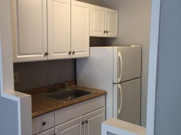 140 Grove St #3