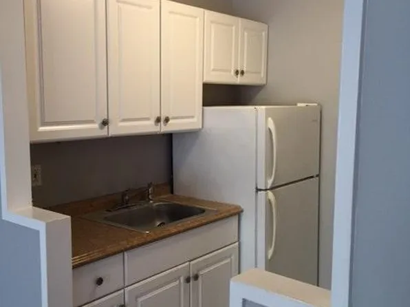 140 Grove St, Stamford, CT