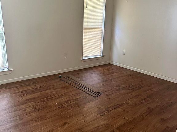 2nd image of 3617 Hilton Dr
