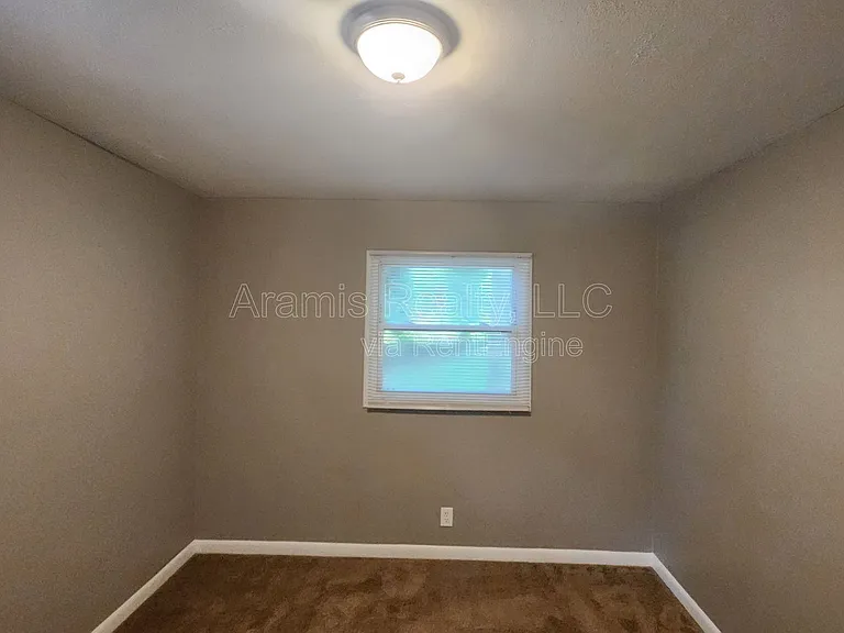 305 Banberry Dr SE — Photo 9