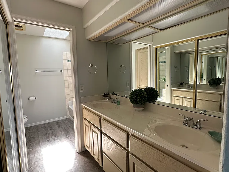 2022 Merrill Ln #3A — Photo 9