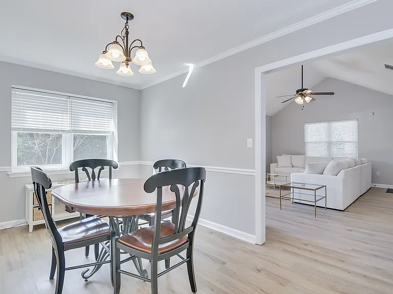 662 Tara Ln — Photo 13