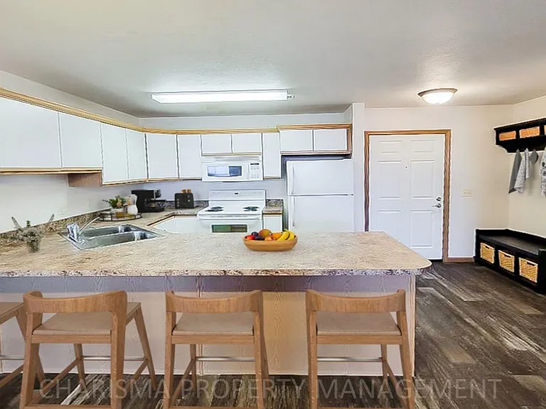 906 N Western Ave #911 — Photo 5
