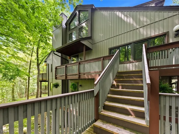 2189 Pinebrook Trl, Cuyahoga Falls, OH 44223