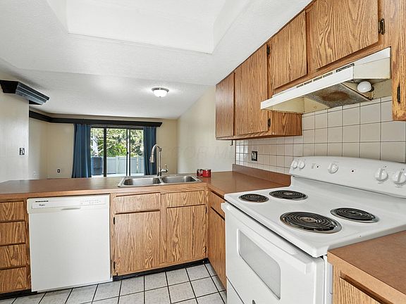 5th image of 2663 Cedar Lake Dr