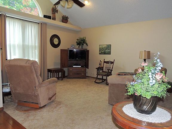 3rd image of 1114 Woodland Dr
