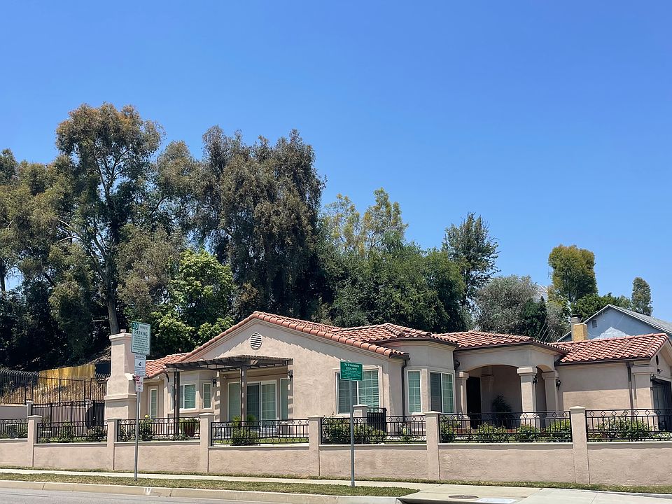 1st image of 903 Rose Glen Ave