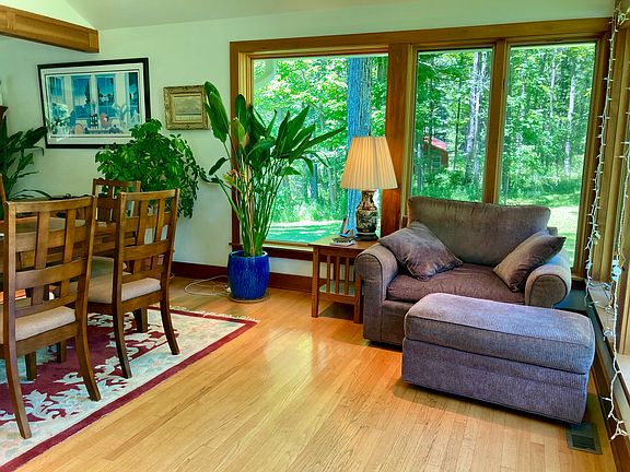 Sitting area off the dining room