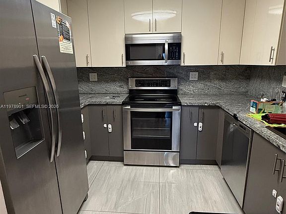 3rd image of 18001 N Bay Rd APT 403