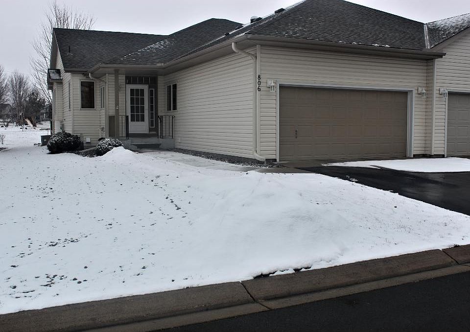 1st image of 806 Regent Dr