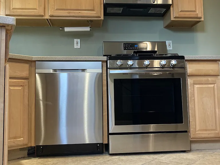806 New Hampshire Ave NW — Photo 13