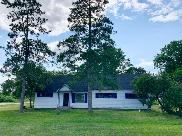 2044 Stockbridge Rd, Stockbridge, MI 49285