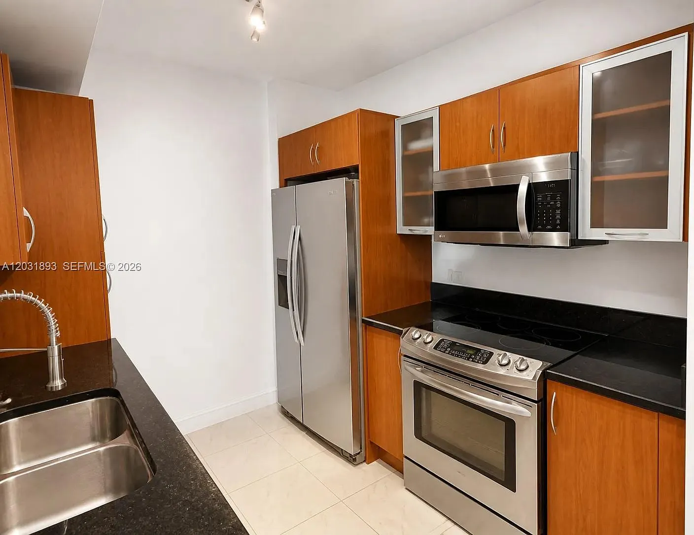 Venture At Aventura East — Photo 3