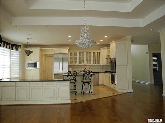 3rd image of 176 Altessa Blvd