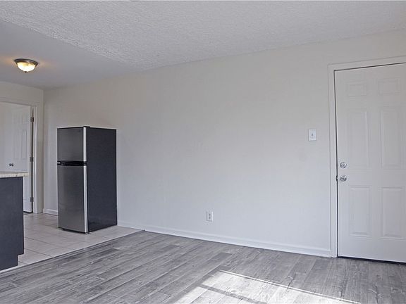 2nd image of 4055 1/4 Wall St