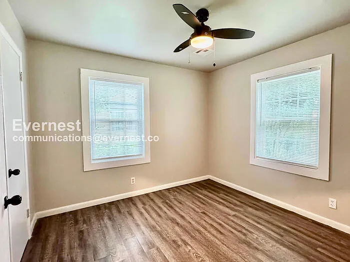802 N Birch St — Photo 11