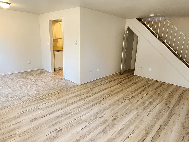 Central Everett 4-Plex — Photo 4