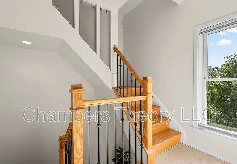 900 3rd St SE — Photo 9