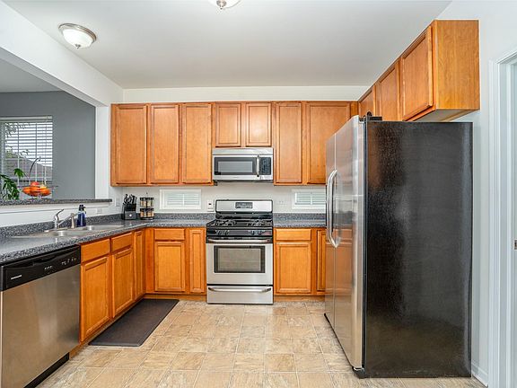 5th image of 7606 Oakshire Ct