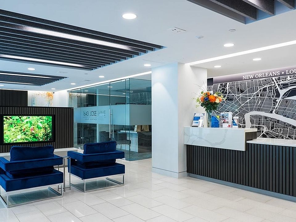 Lobby and leasing center
