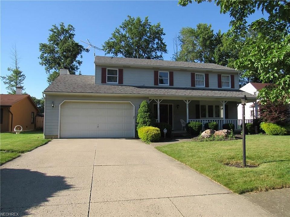 1st image of 405 Greenwood Ct