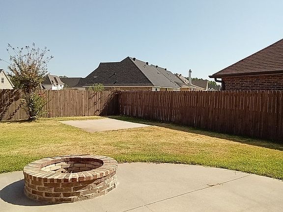 4th image of 242 Danielle Dr