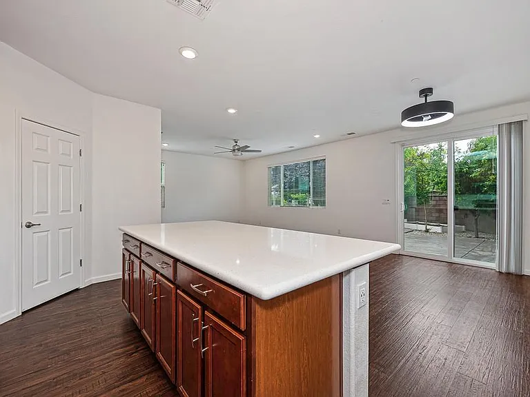 6130 Mehrten Cir — Photo 7