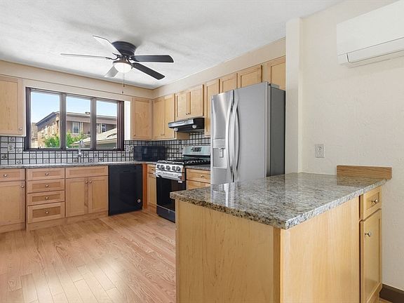 3rd image of 36 Florence St