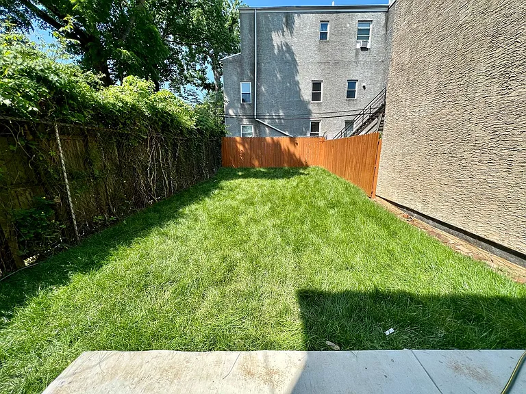 412 N 32nd St — Photo 28
